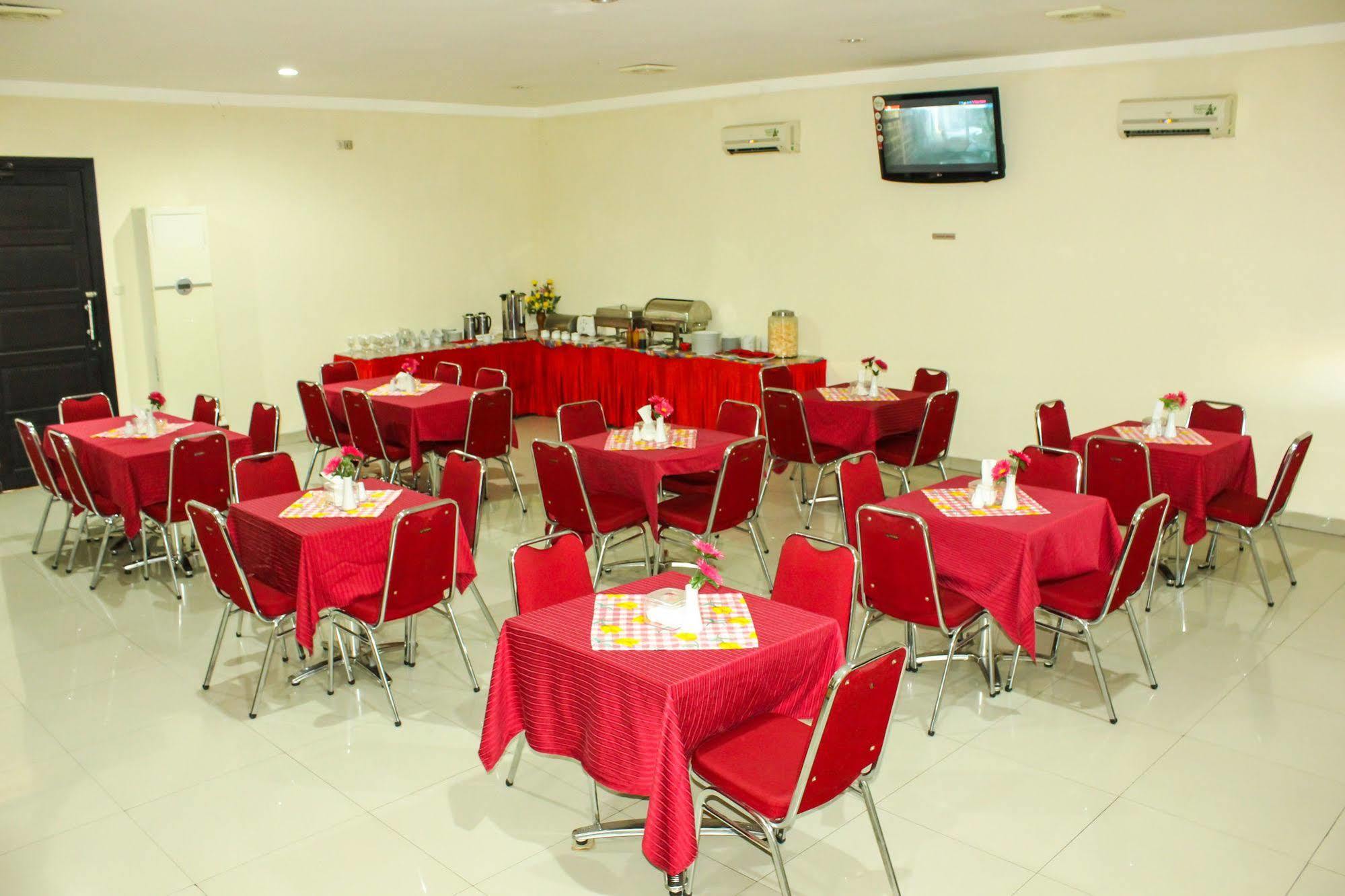 Vindhika Hotel Makassar Dış mekan fotoğraf